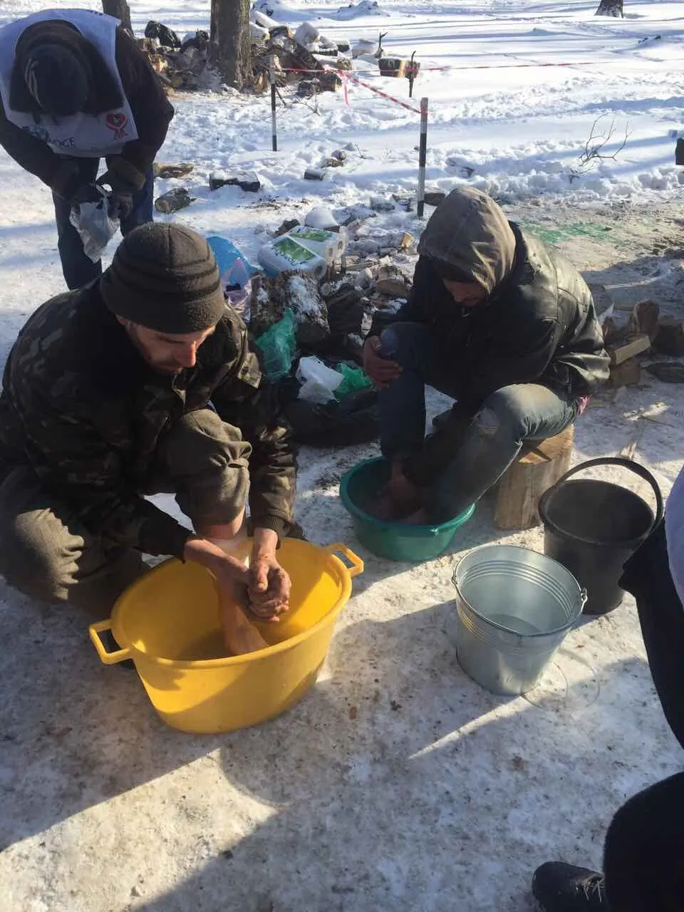 Гігієнічна допомога теплою водою взимку